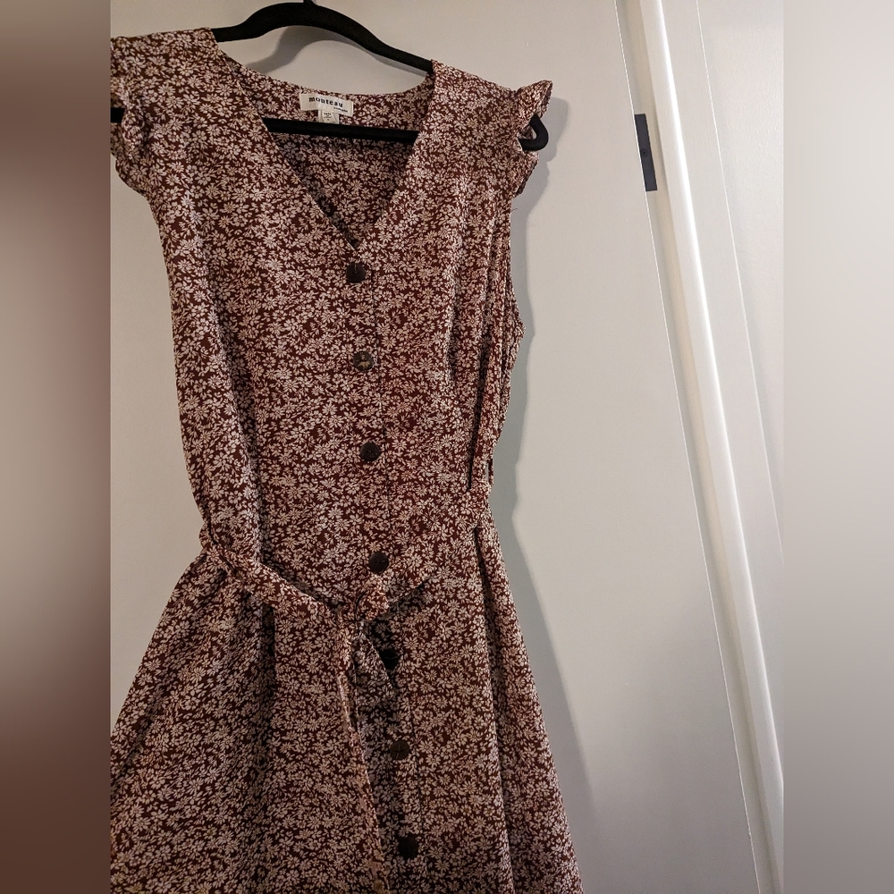 Button front frilly cap sleeve fitted dress by Monteau